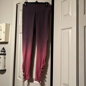 NWOT VS PINK cotton Leggings.  cut out detailing on bottom half of legs. S